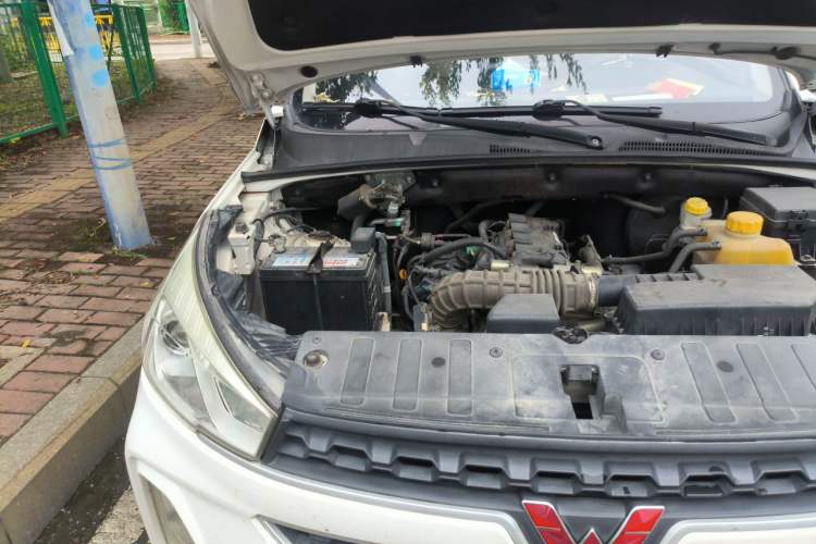 Used Wuling Hongguang S3 2018 1.5L Manual Comfort Model China V Standard Engine Bay Right