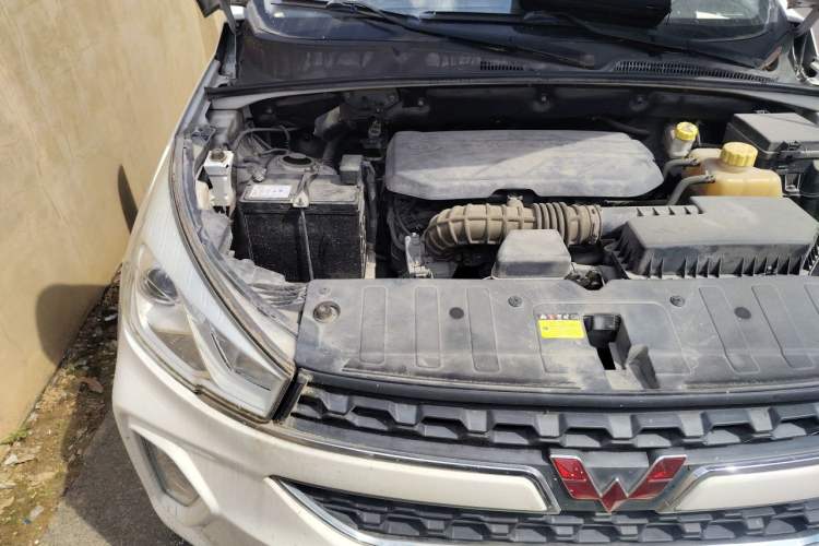 Used Wuling Hongguang S3 2018 1.5L Manual Luxury Model China V Standard Engine Bay Right