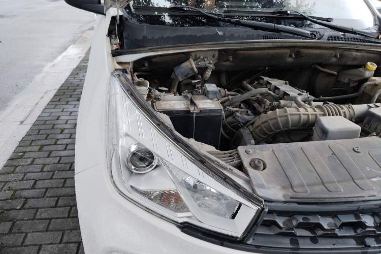 Used Wuling Hongguang S3 2018 1.5L Manual Standard Version China V Standard Engine Bay Right