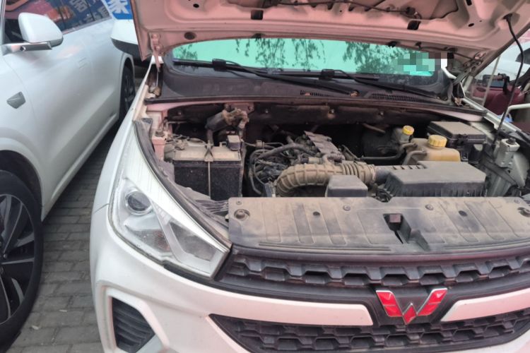 Used Wuling Hongguang S3 2018 1.5L Manual Standard Version China V Standard Engine Bay Right