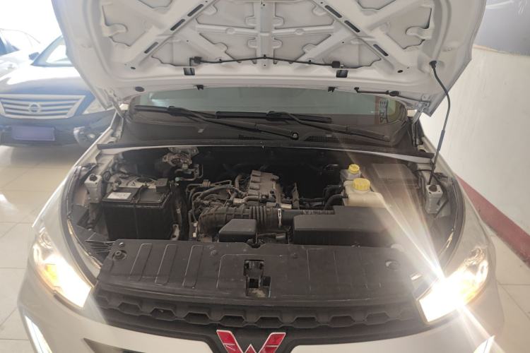 Used Wuling Hongguang S3 2018 1.5L Manual Standard Version China V Standard Engine Bay