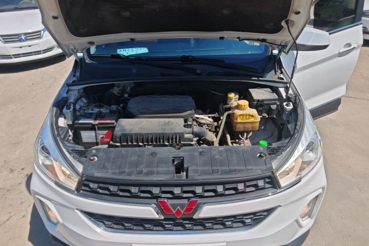 Used Wuling Hongguang S3 2018 1.5T Manual Luxury Model China V Standard Engine Bay