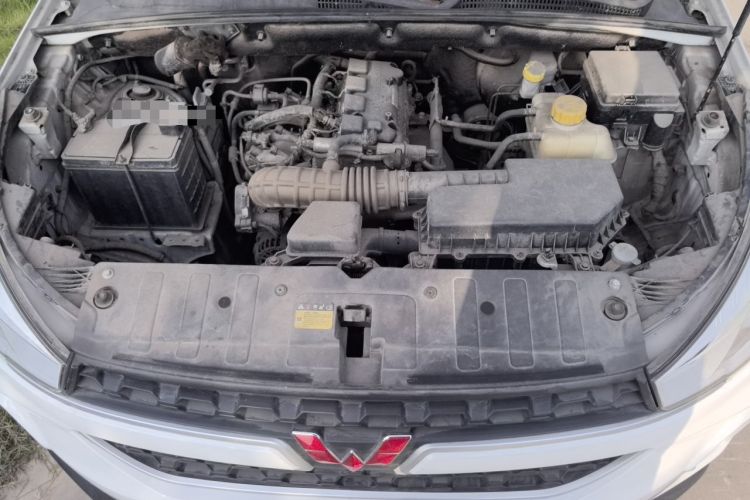 Used Wuling Hongguang S3 2018 1.5L Manual Comfort Model China V Standard Engine Bay