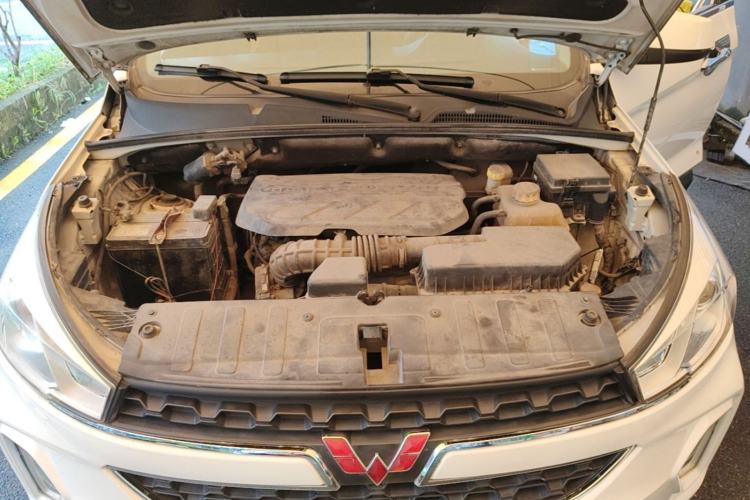 Used Wuling Hongguang S3 2018 1.5L Manual Luxury Model China V Standard Engine Bay