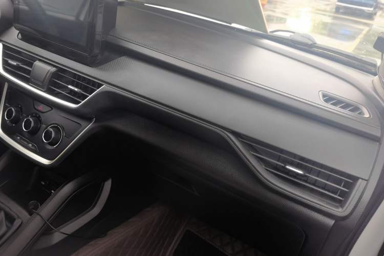 Used Wuling Hongguang S3 2018 1.5L Manual Standard Version China V Standard Exterior 11