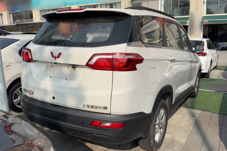 Used Wuling Hongguang S3 2018 1.5L Manual Comfort Model China V Standard Exterior 3