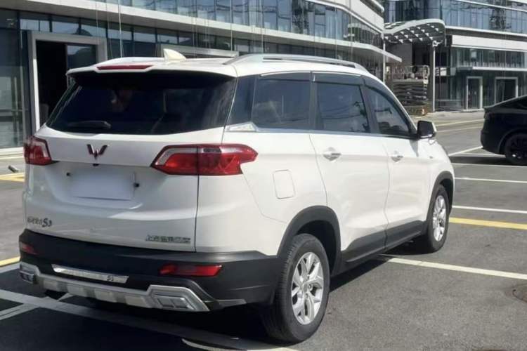 Used Wuling Hongguang S3 2018 1.5T Manual Luxury Model China V Standard Exterior 5
