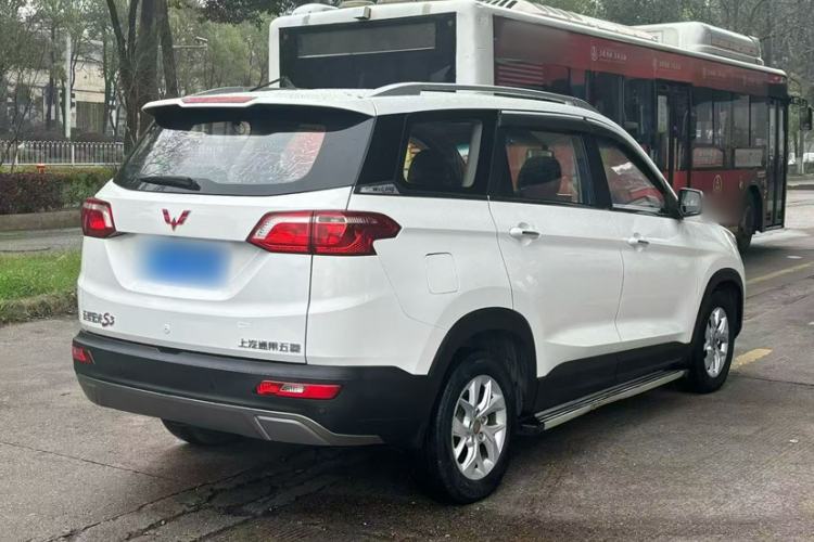 Used Wuling Hongguang S3 2018 1.5L Manual Luxury Model China V Standard Exterior 5