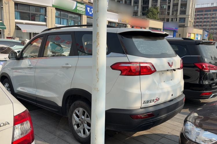 Used Wuling Hongguang S3 2018 1.5L Manual Comfort Model China V Standard Exterior 5