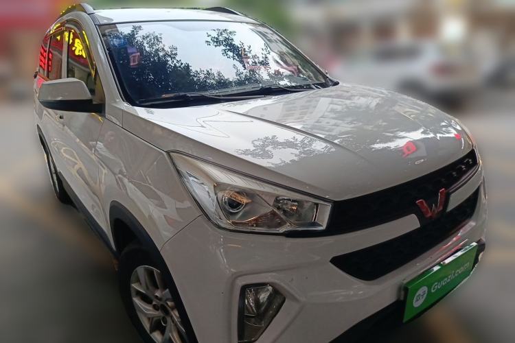 Used Wuling Hongguang S3 2018 1.5L Manual Standard Version China V Standard Front Right 45 Deg