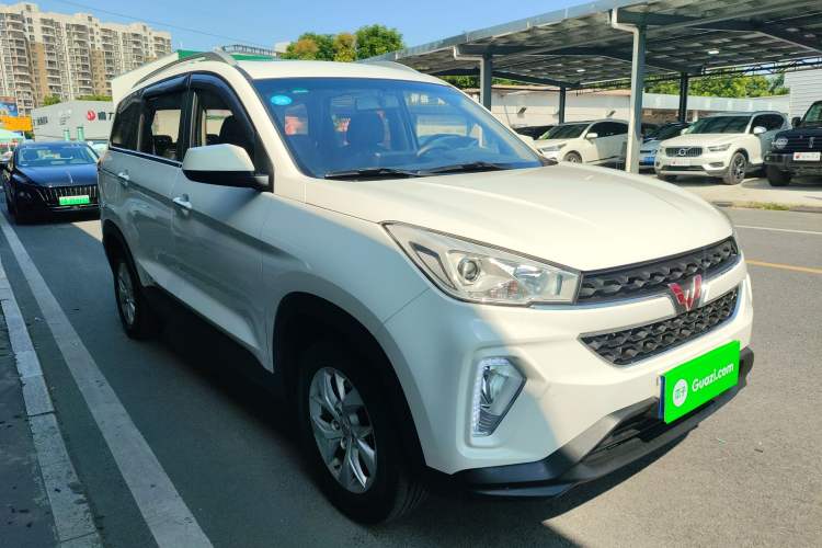 Used Wuling Hongguang S3 2018 1.5L Manual Luxury Model China V Standard Front Right 45 Deg