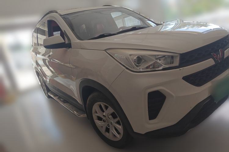 Used Wuling Hongguang S3 2018 1.5L Manual Standard Version China V Standard Front Right 45 Deg