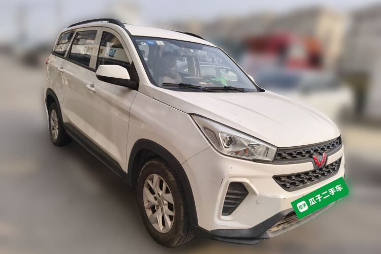 Used Wuling Hongguang S3 2018 1.5L Manual Standard Version China V Standard Front Right 45 Deg