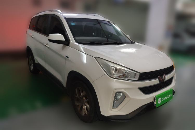 Used Wuling Hongguang S3 2018 1.5T Manual Luxury Model China V Standard Front Right 45 Deg