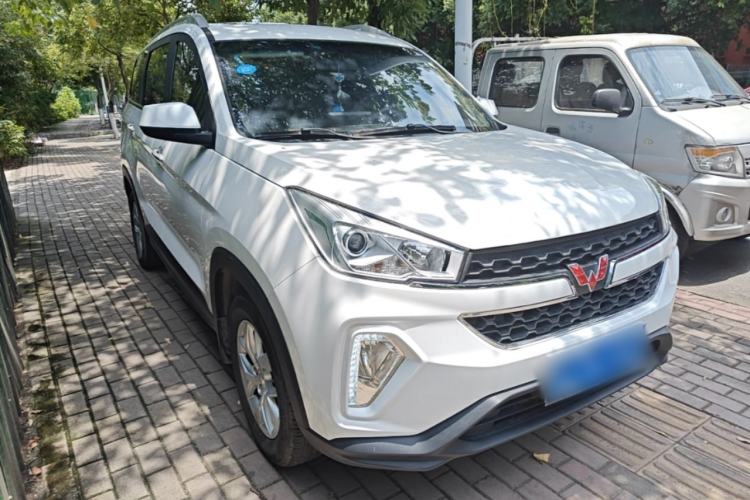 Used Wuling Hongguang S3 2018 1.5L Manual Luxury Model China V Standard Front Right 45 Deg