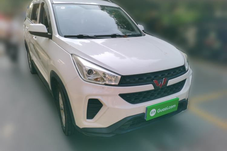 Used Wuling Hongguang S3 2018 1.5L Manual Standard Version China V Standard Front Right 45 Deg