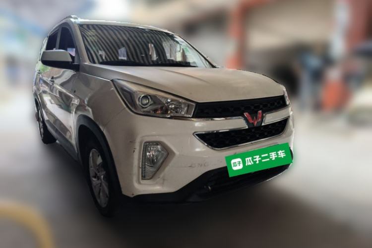 Used Wuling Hongguang S3 2018 1.5T Manual Luxury Model China V Standard Front Right 45 Deg