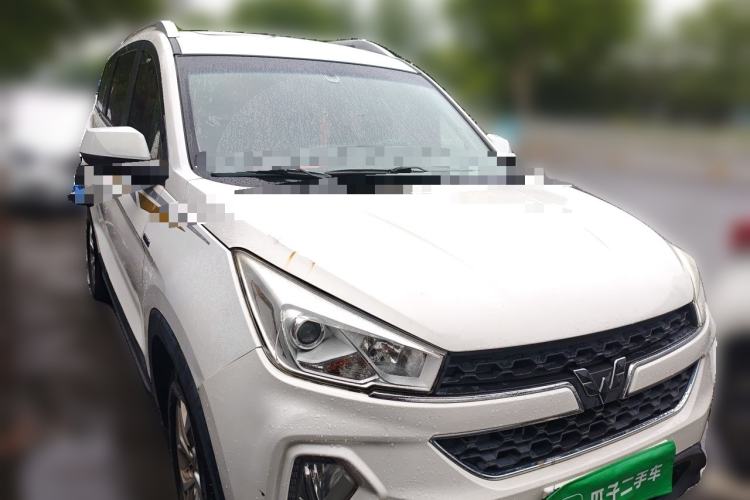 Used Wuling Hongguang S3 2018 1.5T Manual Luxury Model China V Standard Front Right 45 Deg
