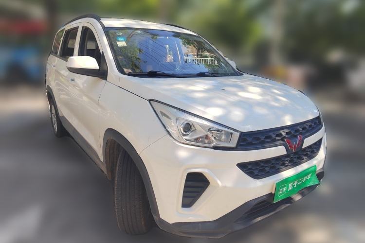 Used Wuling Hongguang S3 2018 1.5L Manual Standard Version China V Standard Front Right 45 Deg