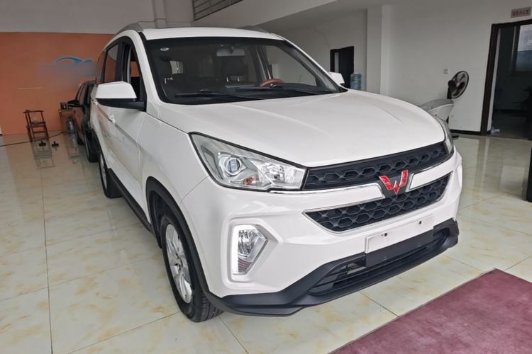 Used Wuling Hongguang S3 2018 1.5L Manual Luxury Model China V Standard Front Right 45 Deg