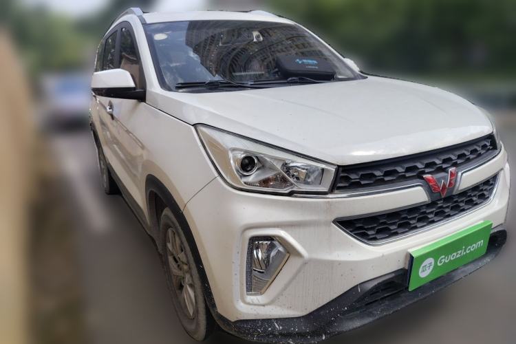 Used Wuling Hongguang S3 2018 1.5L Manual Luxury Model China V Standard Front Right 45 Deg