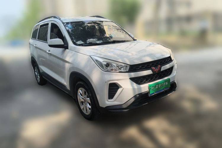 Used Wuling Hongguang S3 2018 1.5L Manual Standard Version China V Standard Front Right 45 Deg