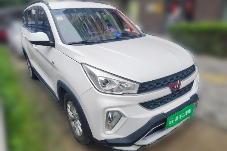 Used Wuling Hongguang S3 2018 1.5T Manual Comfort Model China V Standard Front Right 45 Deg