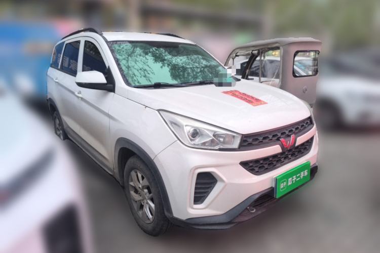 Used Wuling Hongguang S3 2018 1.5L Manual Standard Version China V Standard Front Right 45 Deg