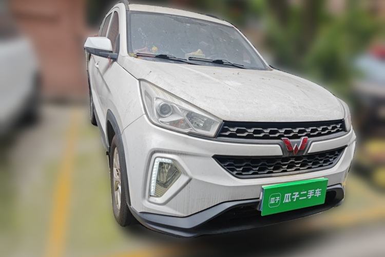 Used Wuling Hongguang S3 2018 1.5L Manual Standard Version China V Standard Front Right 45 Deg