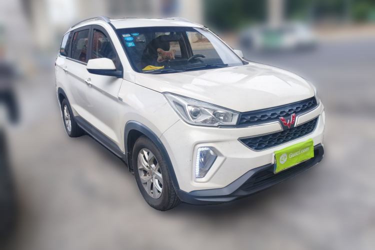 Used Wuling Hongguang S3 2018 1.5T Manual Luxury Model China V Standard Front Right 45 Deg