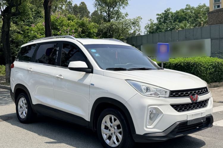 Used Wuling Hongguang S3 2018 1.5T Manual Luxury Model China V Standard Front Right 45 Deg