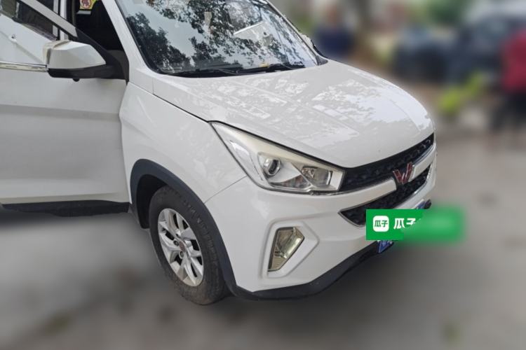 Used Wuling Hongguang S3 2018 1.5L Manual Standard Version China V Standard Front Right 45 Deg