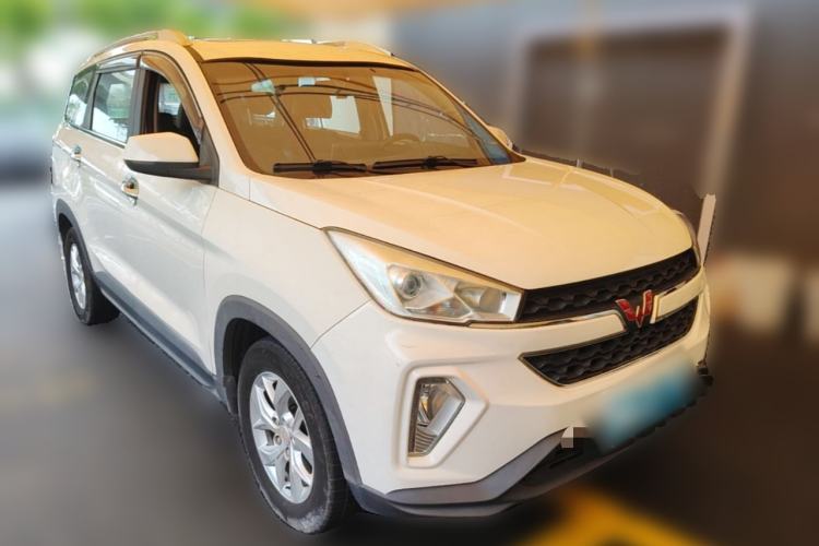 Used Wuling Hongguang S3 2018 1.5L Manual Luxury Model China V Standard Front Right 45 Deg