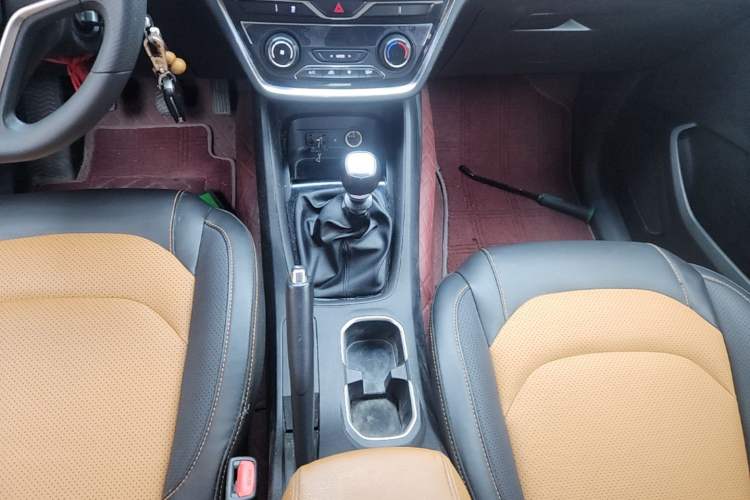 Used Wuling Hongguang S3 2018 1.5T Manual Luxury Model China V Standard Gear Lever