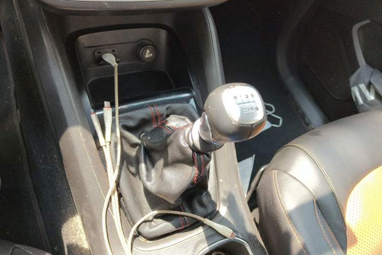 Used Wuling Hongguang S3 2018 1.5L Manual Luxury Model China V Standard Gear Lever