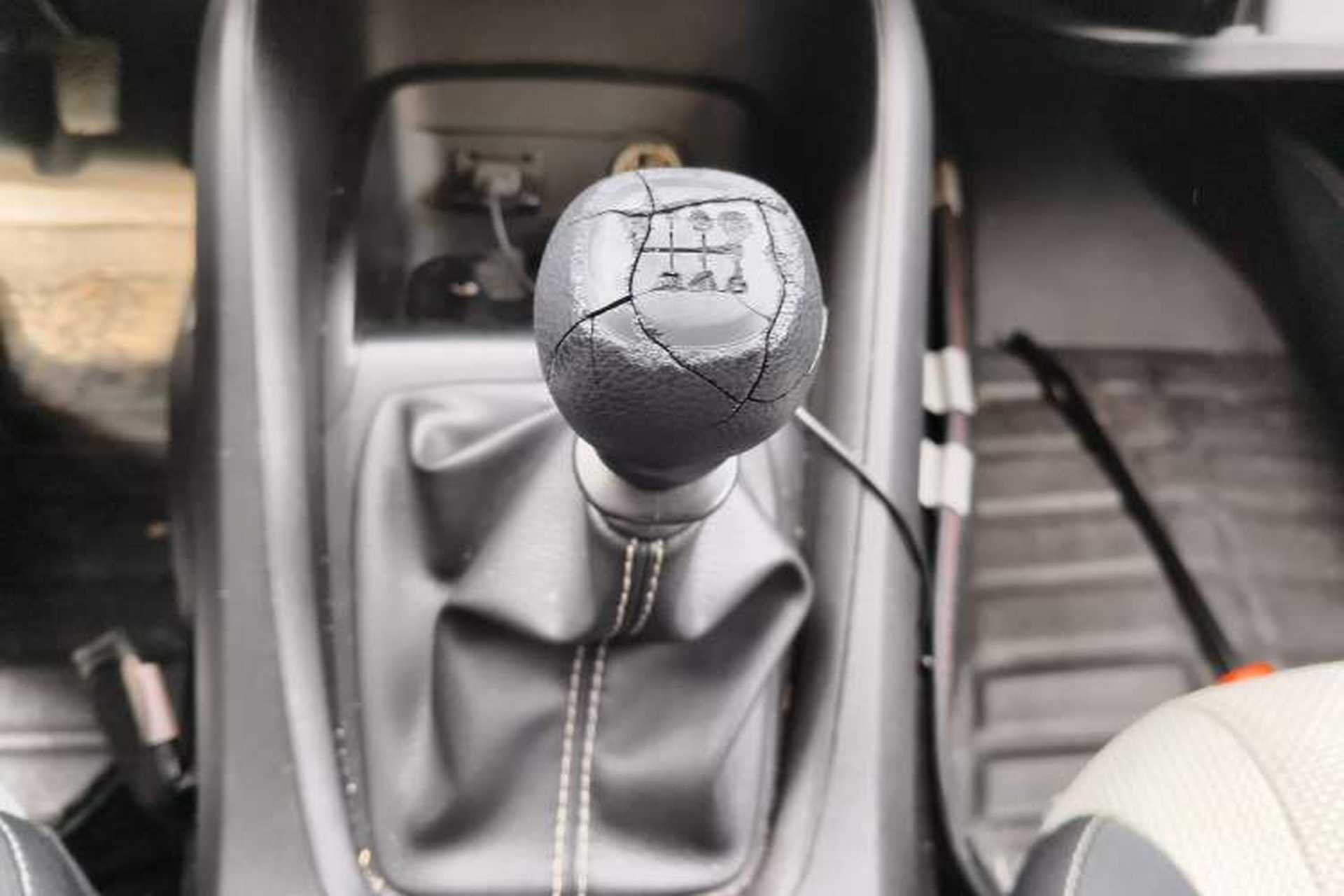 Used Wuling Hongguang S3 2018 1.5L Manual Standard Version China V Standard Gear Lever