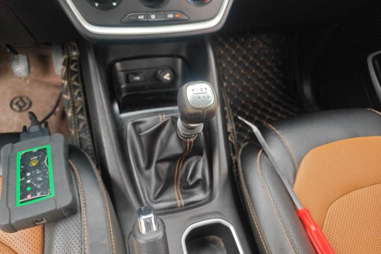 Used Wuling Hongguang S3 2018 1.5L Manual Comfort Model China V Standard Gear Lever