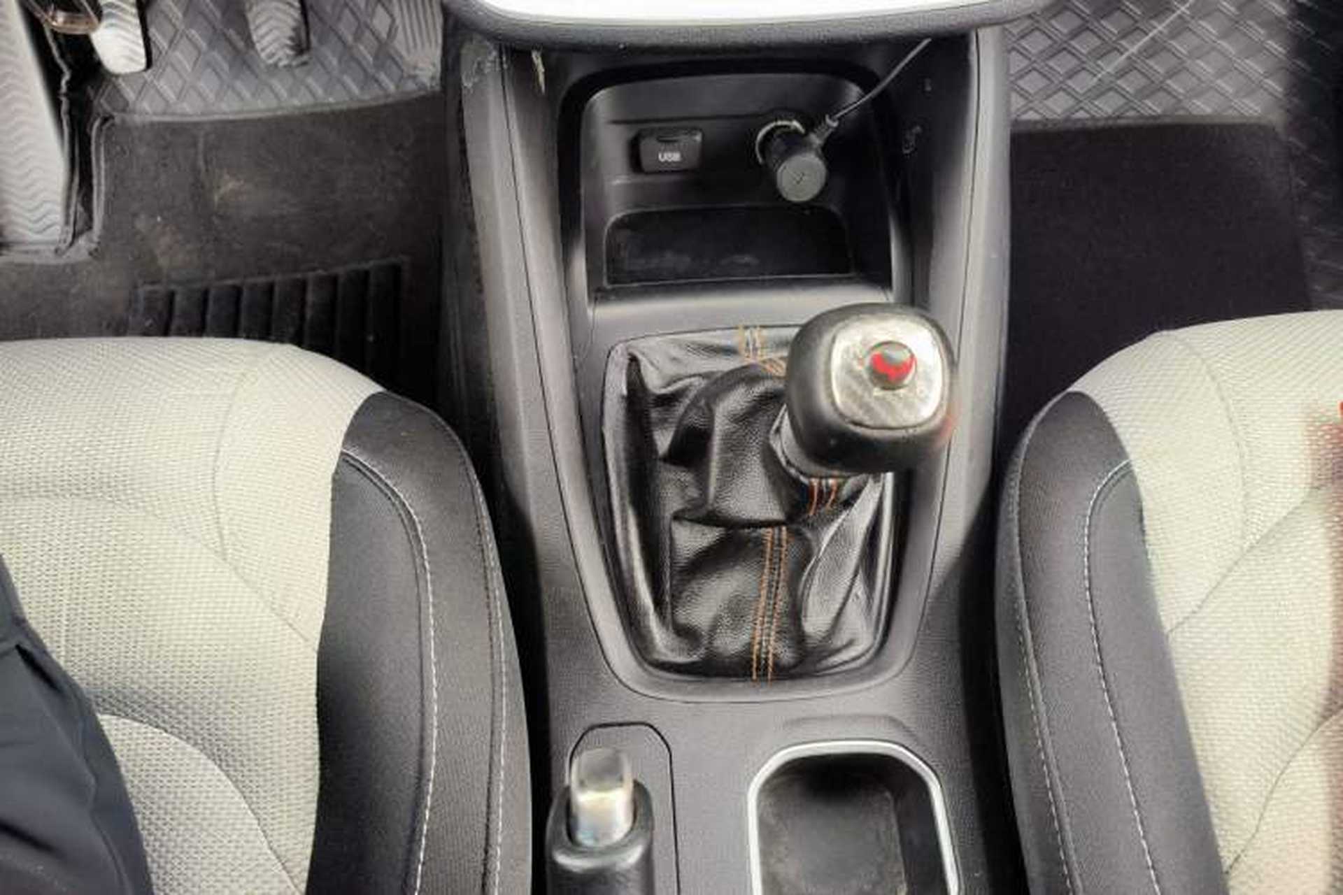 Used Wuling Hongguang S3 2018 1.5L Manual Standard Version China V Standard Gear Lever