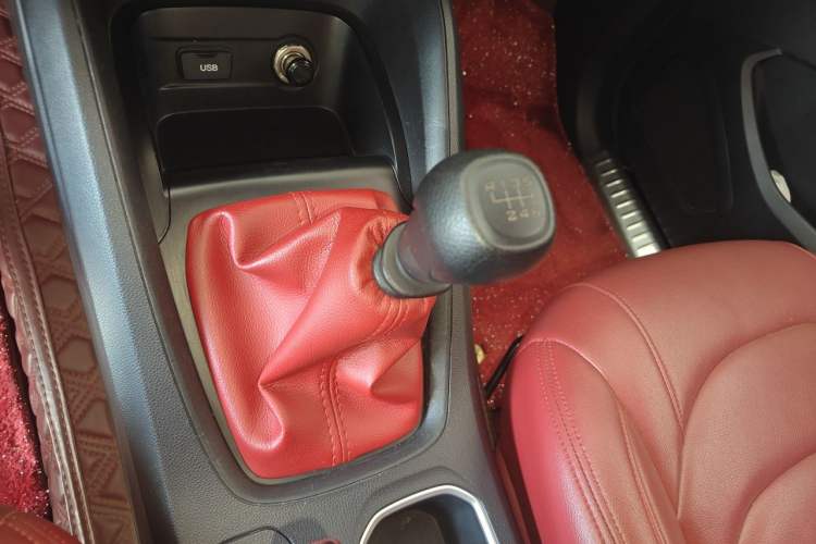 Used Wuling Hongguang S3 2018 1.5L Manual Standard Version China V Standard Gear Lever