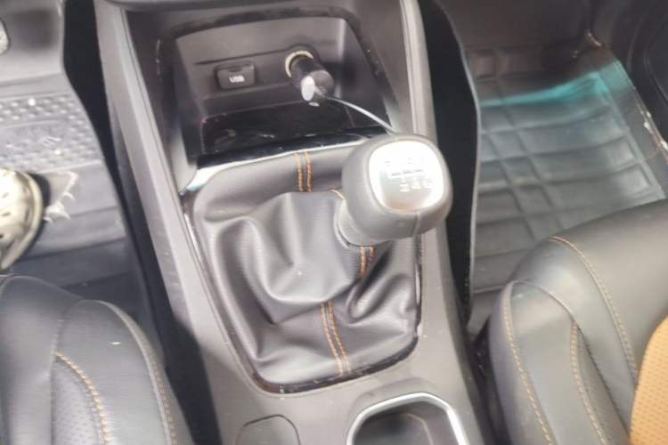 Used Wuling Hongguang S3 2018 1.5L Manual Luxury Model China V Standard Gear Lever