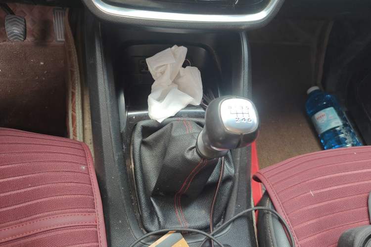 Used Wuling Hongguang S3 2018 1.5T Manual Luxury Model China V Standard Gear Lever