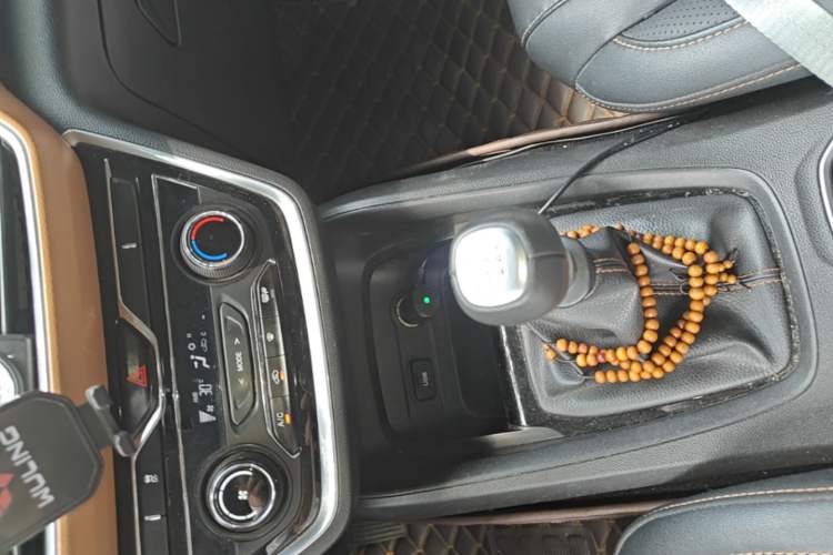 Used Wuling Hongguang S3 2018 1.5L Manual Luxury Model China V Standard Gear Lever