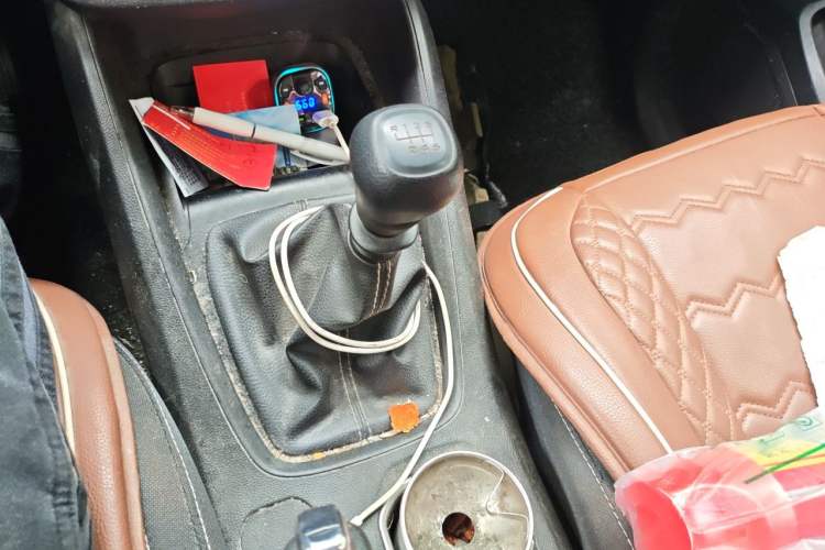 Used Wuling Hongguang S3 2018 1.5L Manual Standard Version China V Standard Gear Lever