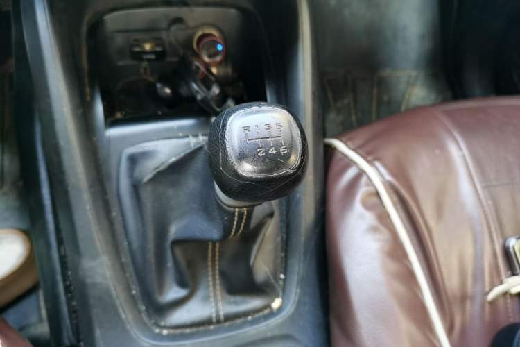 Used Wuling Hongguang S3 2018 1.5L Manual Standard Version China V Standard Gear Lever