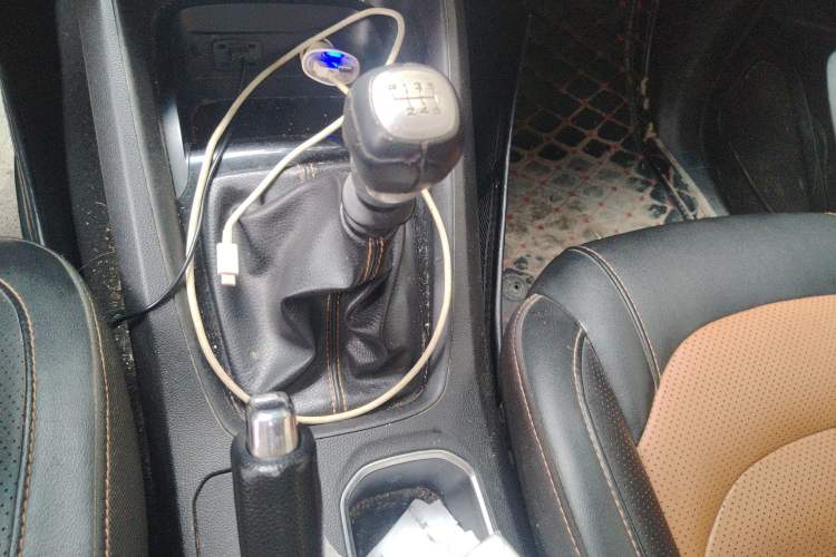 Used Wuling Hongguang S3 2018 1.5T Manual Luxury Model China V Standard Gear Lever