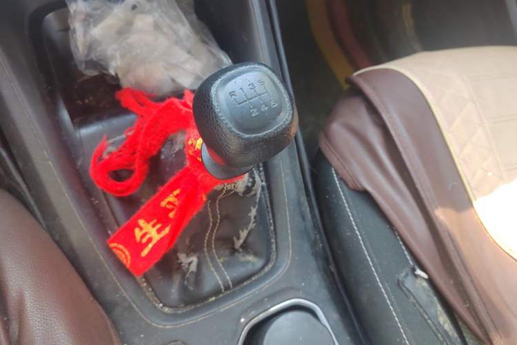 Used Wuling Hongguang S3 2018 1.5L Manual Standard Version China V Standard Gear Lever