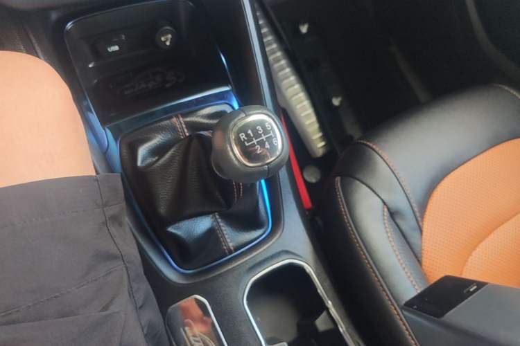 Used Wuling Hongguang S3 2018 1.5L Manual Comfort Model China V Standard Gear Lever