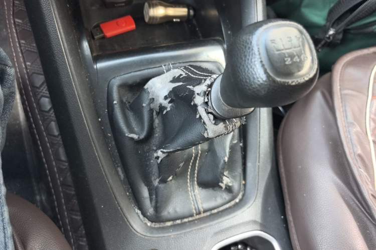 Used Wuling Hongguang S3 2018 1.5L Manual Standard Version China V Standard Gear Lever