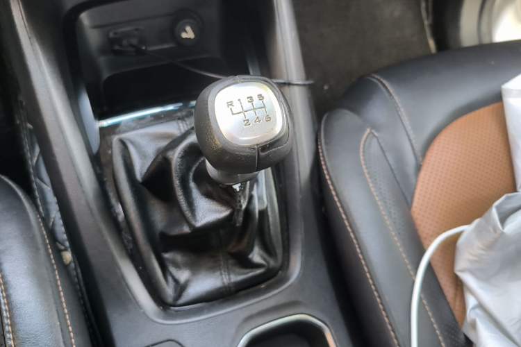 Used Wuling Hongguang S3 2018 1.5L Manual Luxury Model China V Standard Gear Lever