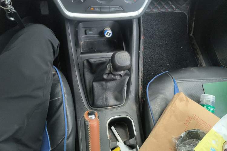 Used Wuling Hongguang S3 2018 1.5L Manual Standard Version China V Standard Gear Lever